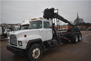 Mack RD688S