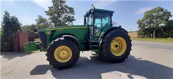 John Deere 8530