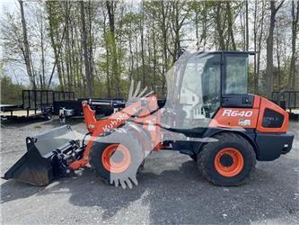 Kubota R640