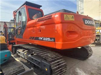 Doosan 225LC-9C