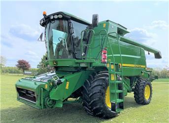 John Deere T670