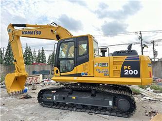 Komatsu PC200-8