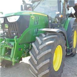 John Deere 6215R