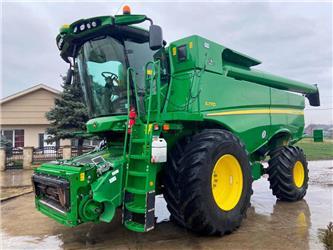 John Deere S770