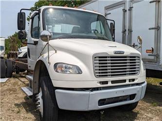 Freightliner M2106