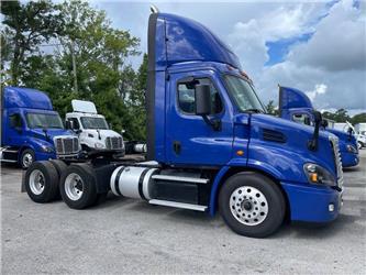 Freightliner Cascadia 113