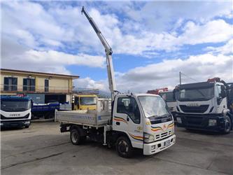 Isuzu NPR77G-5DX