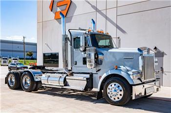 Kenworth W 900