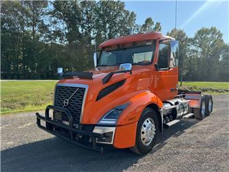 Volvo VNL64T