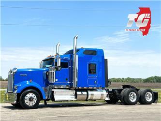 Kenworth W900