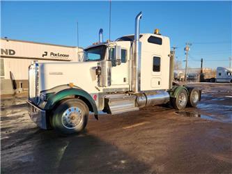 Kenworth W900L