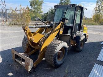 CAT 906H2