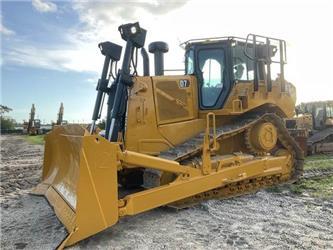 CAT D7