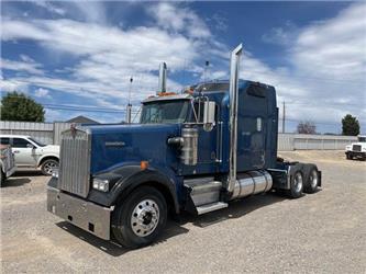 Kenworth W900