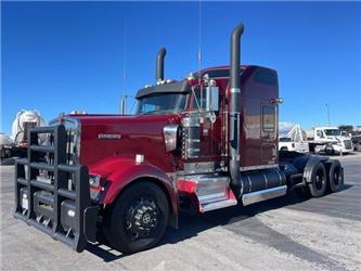 Kenworth W900