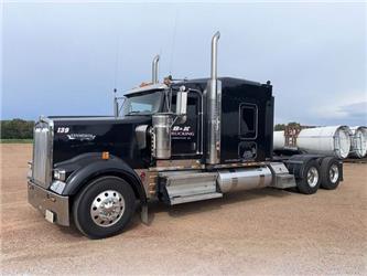 Kenworth W900