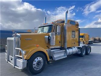 Kenworth W900L