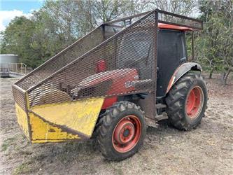 Kubota M7040