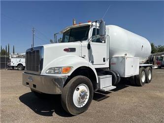 Peterbilt 382