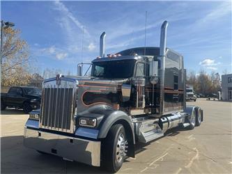 Kenworth W900