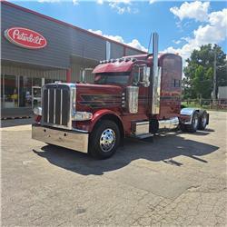 Peterbilt 389