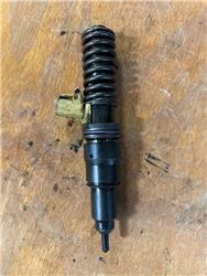 Volvo  INJECTOR 21977918