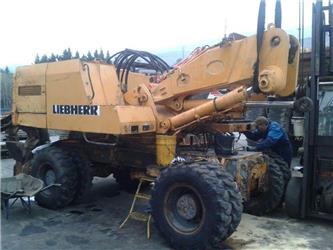 Liebherr A912LI