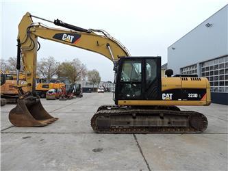 CAT 323D