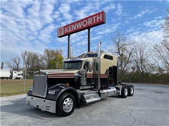 Kenworth W900L