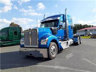 Kenworth W990