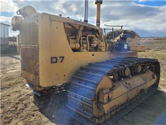 CAT D7