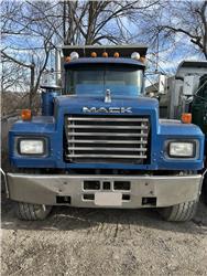 Mack RD688S