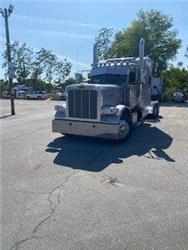 Peterbilt 389