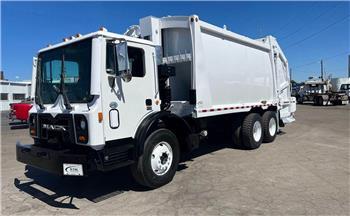 Mack MRU613