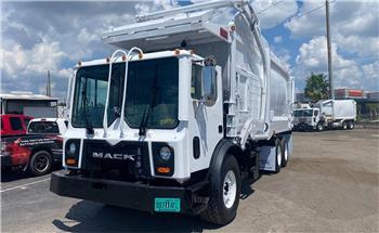 Mack MRU613