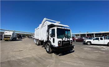 Mack MRU613