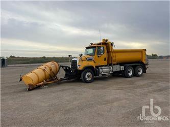 Freightliner 114SD