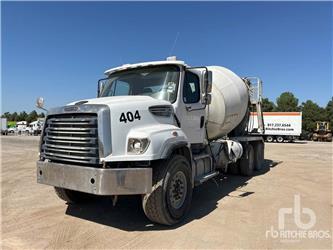 Freightliner 114SD