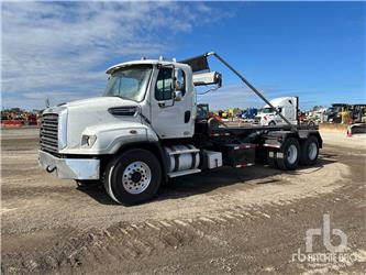 Freightliner 114SD