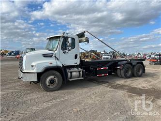 Freightliner 114SD