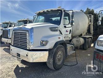 Freightliner 114SD