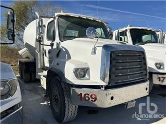 Freightliner 114SD