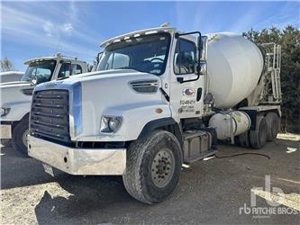 Freightliner 114SD