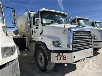 Freightliner 114SD