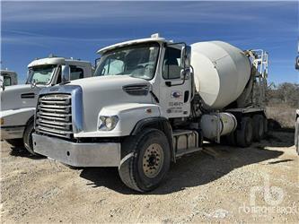 Freightliner 114SD