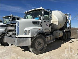 Freightliner 114SD