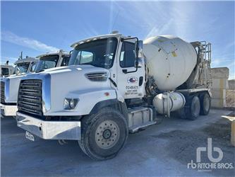 Freightliner 114SD