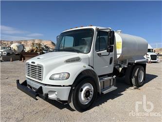 Freightliner M2106