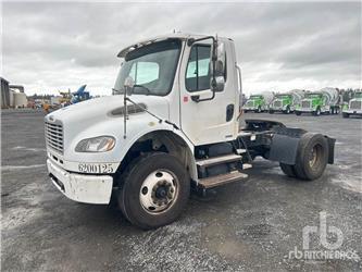 Freightliner M2106