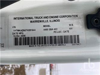 International 4400